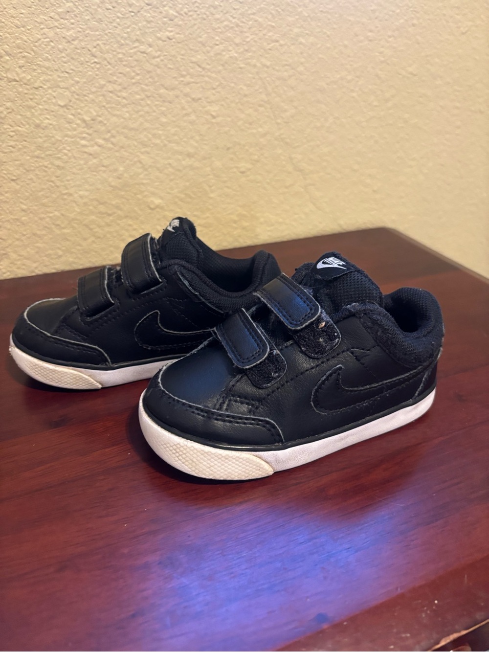 Nike Kids Black Velcro Low-Top Sneakers with White Sole